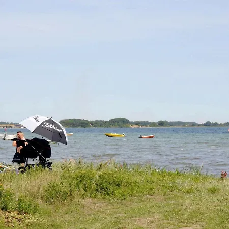 Three-bedroom Holiday In Sjolund 3