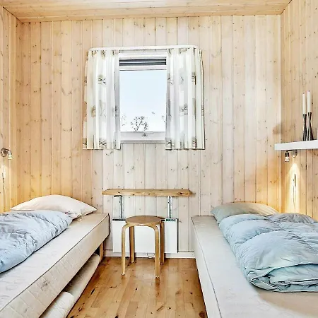 Three-bedroom Holiday In Sjolund 3